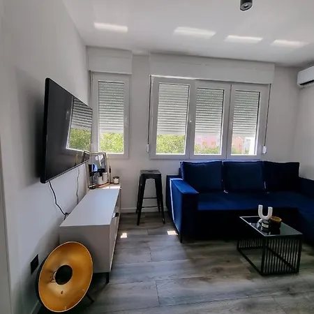 Lux New Marikela