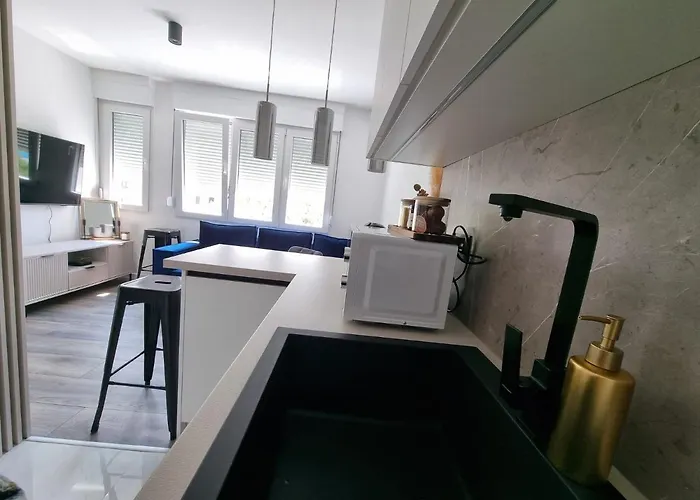 Apartament Lux New Marikela *